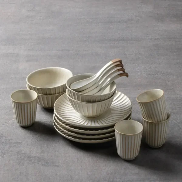 Reina Retro Dinnerware Set