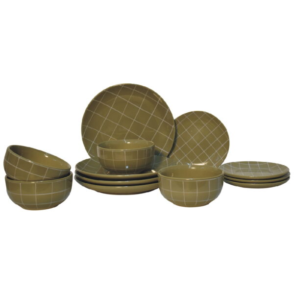 Dahlia Plate Set - Image 2