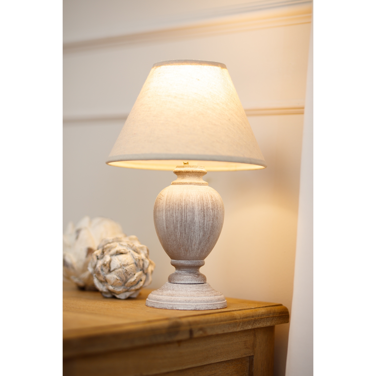 Otem Urn Table Lamp With Linen Shade - Image 5